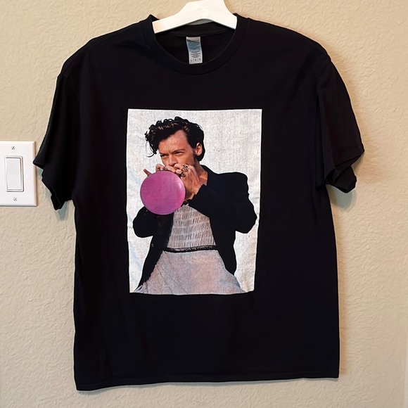 Tops - Harry Styles T-shirt | Size L